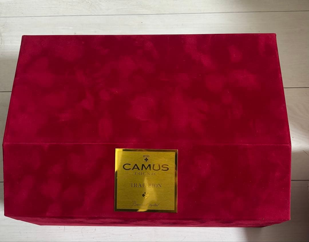 カミュ トラディション 700㎖ 度数40% バカラボトル 未開封