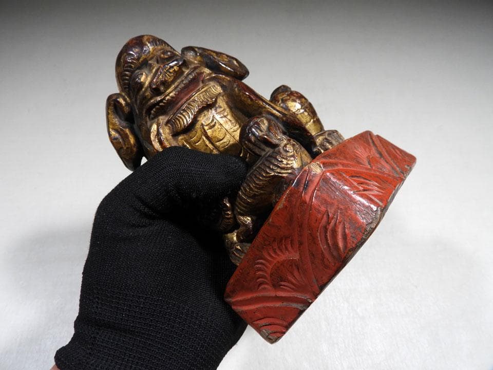 ●時代物 古木の彩色木彫 個性的 趣き 唐獅子 珍品 箱入 高さ14.5cm程度