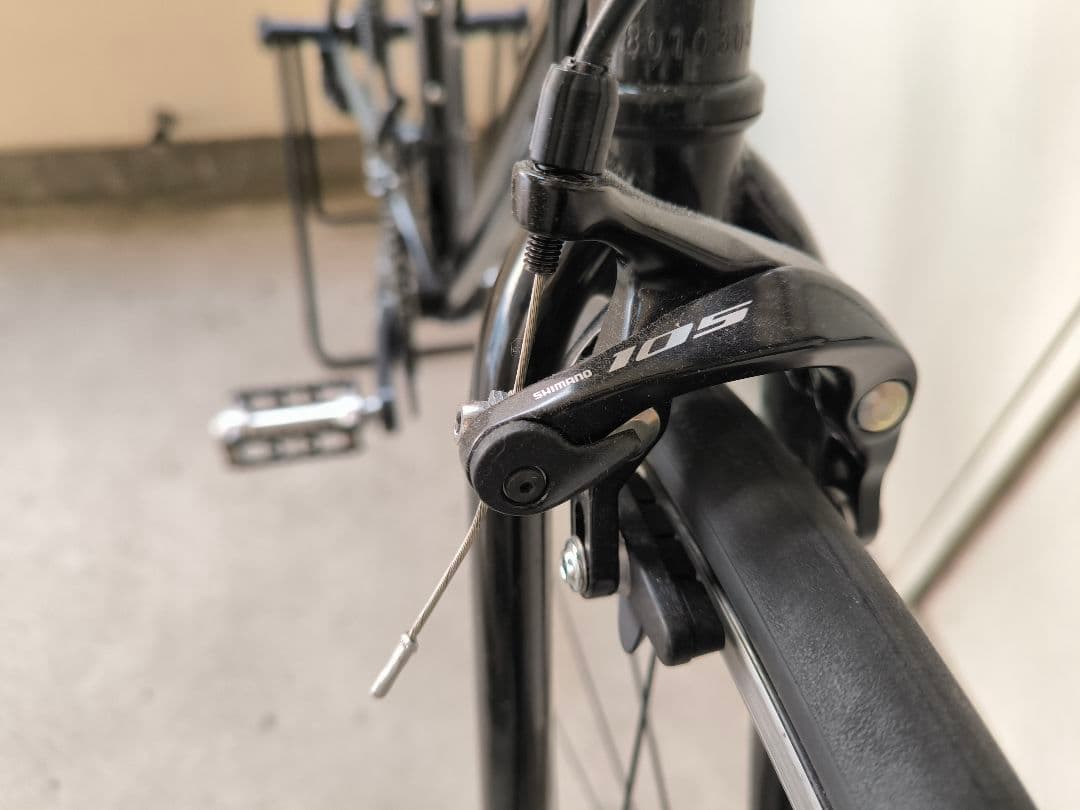 アートサイクルスタジオ　ロードバイク　タイヤ、ブレーキ　ハンドル等新品