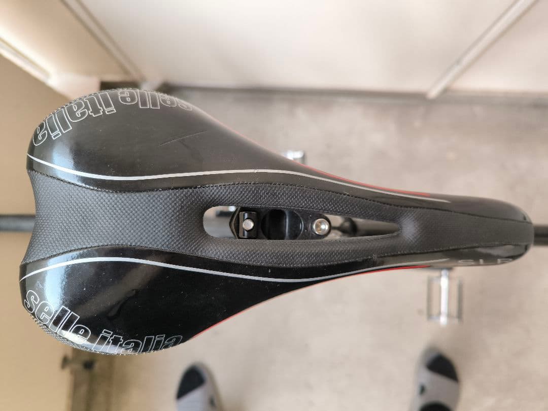 アートサイクルスタジオ　ロードバイク　タイヤ、ブレーキ　ハンドル等新品