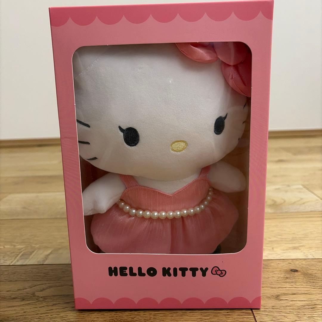 【激レア】KITTY × JISOO キティ ジス ぬいぐるみ