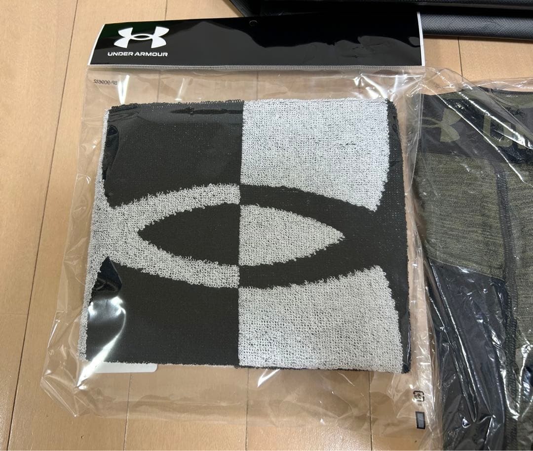アンダーアーマー Sサイズ 2025年 福袋