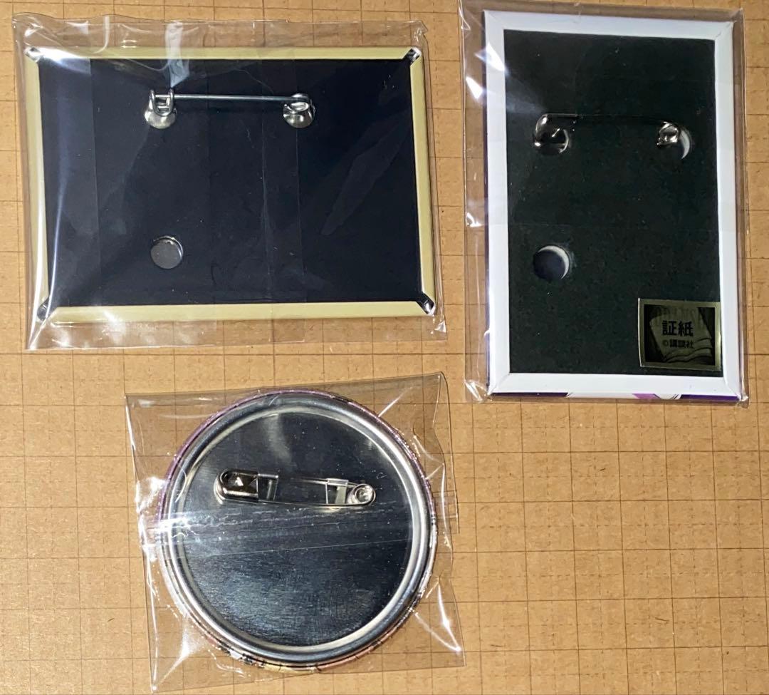 進撃の巨人　ハンジ　缶バッジ　スクエア　witstudio アニメイトカフェ