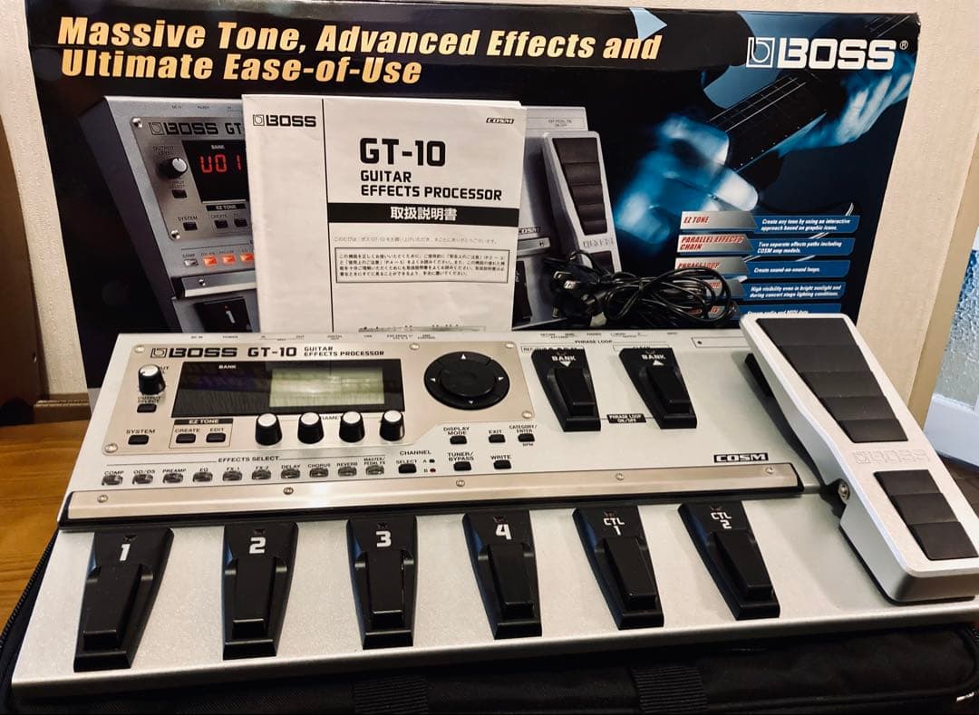 BOSS / GT-10 +キャリングケース付き中古美品!