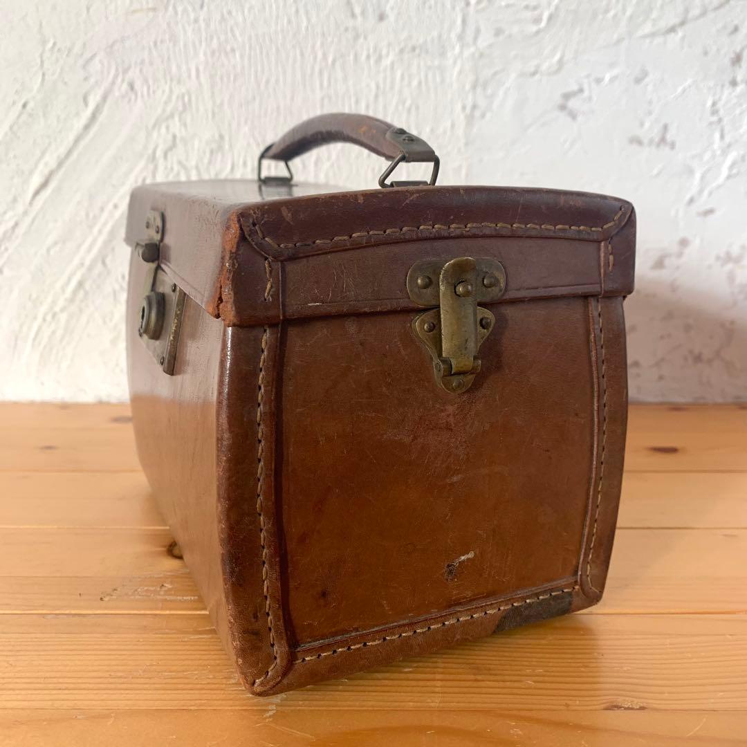 木芯革張り　小型トランク型　手提げ金庫　手提げ鞄　箱型　業務かばん　古道具