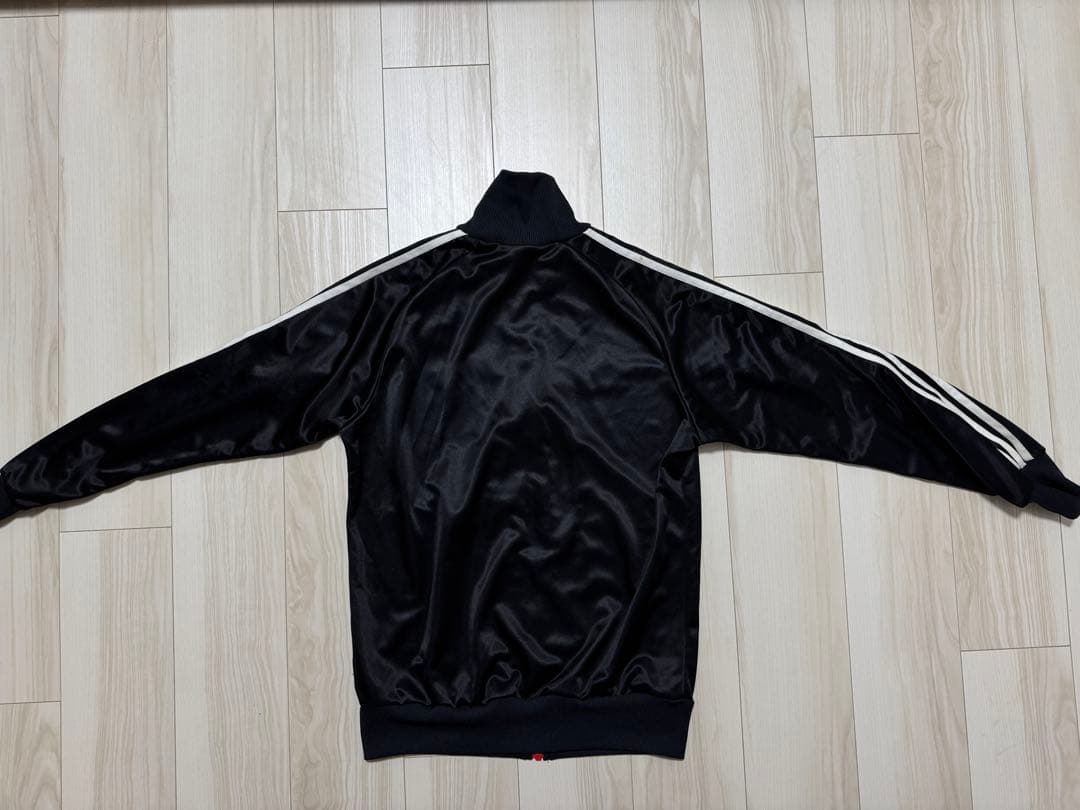 リバープレートadidas トレーニングジャケット ブラック/レッド