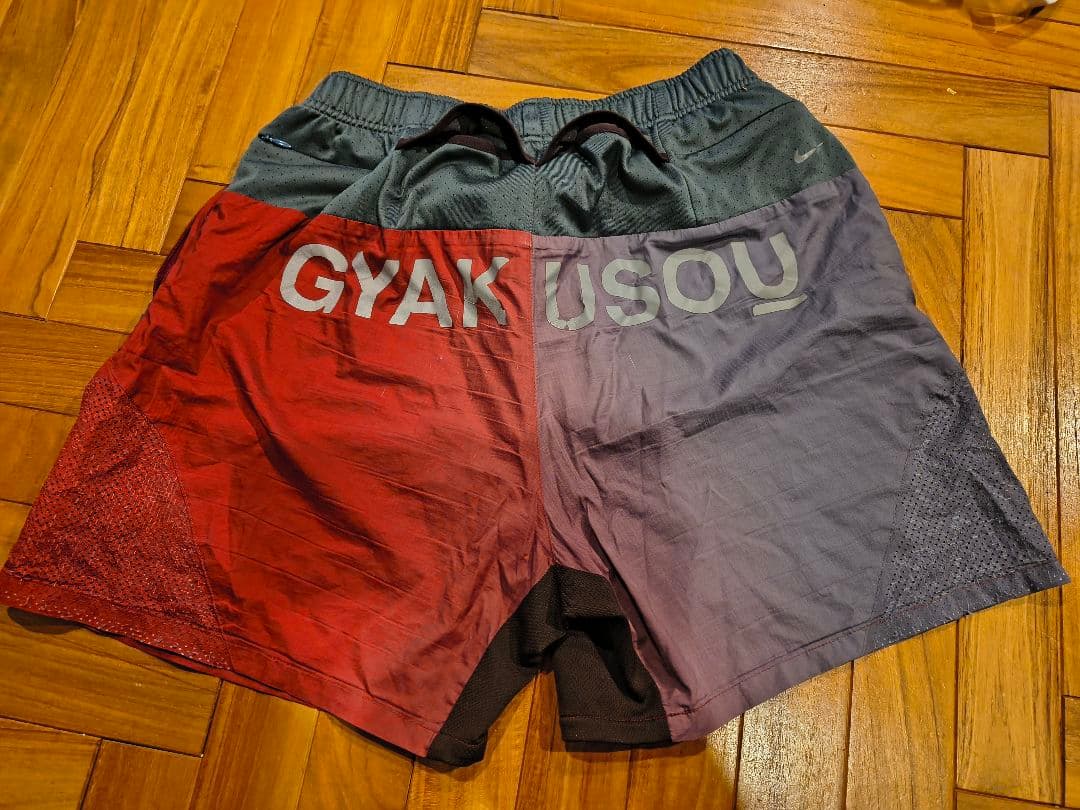 c*m様 GYAKUSOU ナイキ　ランニングショーツ レッド/グレー