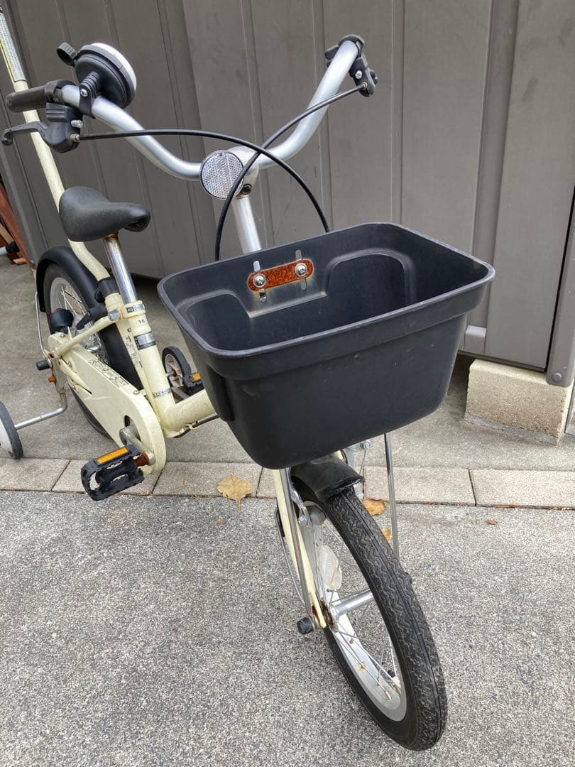 〔送料込み）無印良品　16インチ　補助輪自転車 アイボリー