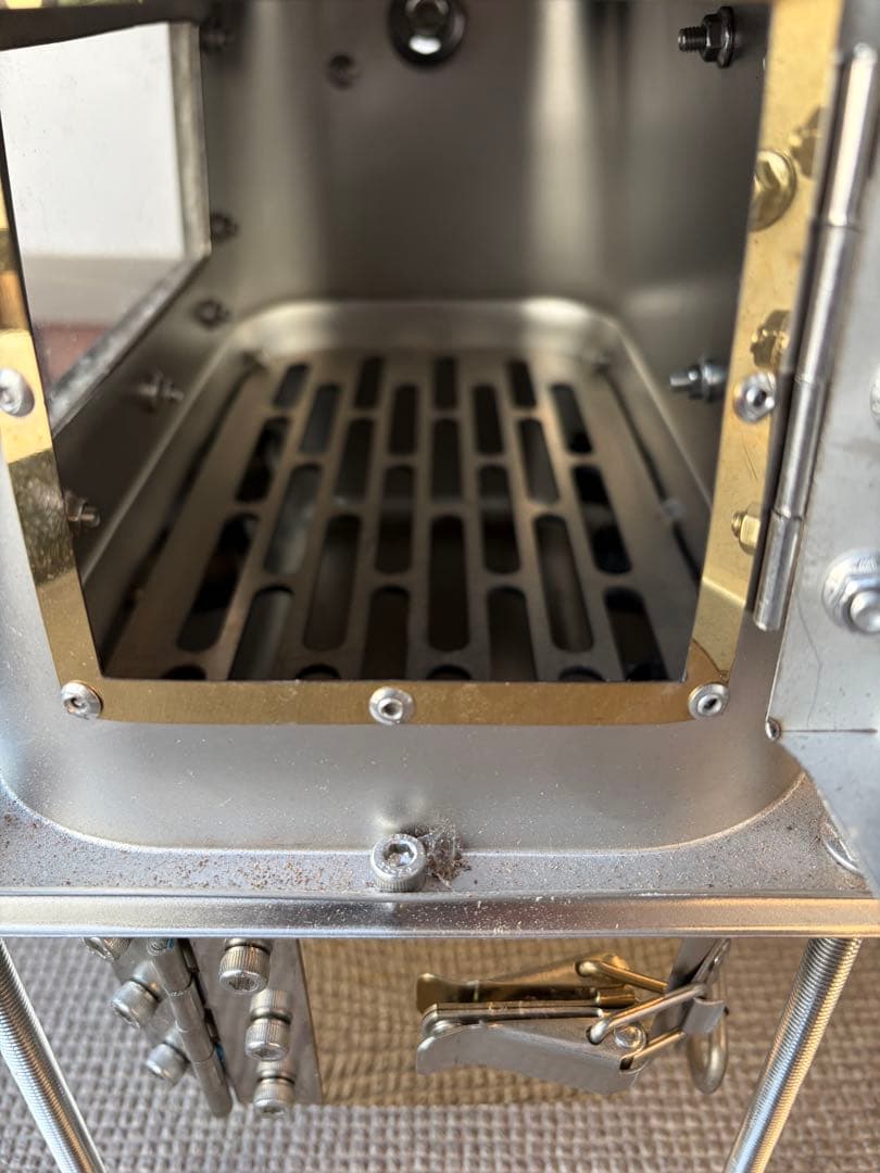 クラファンで1443%達成したFOCUS UNCLE 社 ステンレス製薪ストーブ