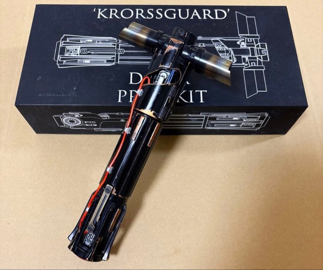 カイロレンKR x OR KRORSSGUARDカスタムライトセーバーおまけ