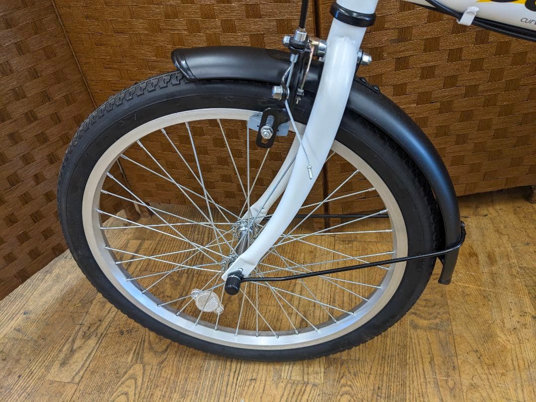 U056　美品　 折りたたみ自転車　20インチ 6段変速 ホワイト