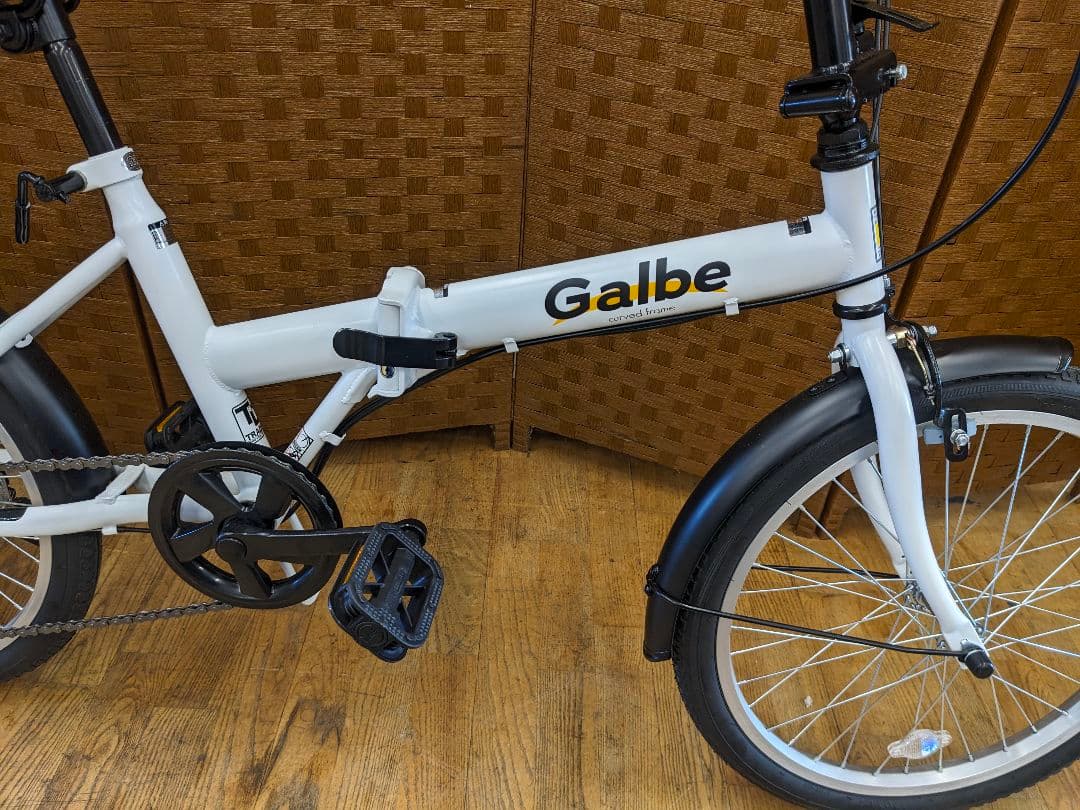 U056　美品　 折りたたみ自転車　20インチ 6段変速 ホワイト