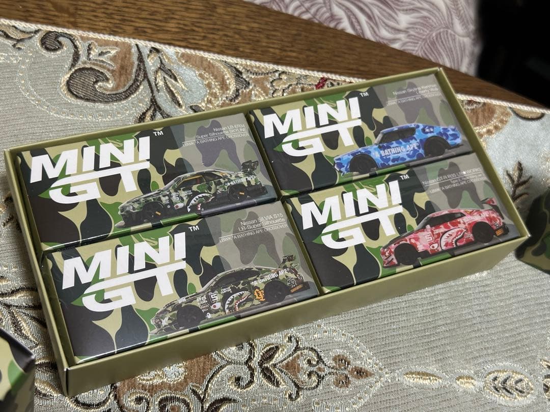 miniGT 1/64 BAPE Liberty Walk 4台セット