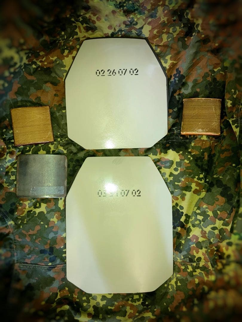 サファリランド103-A2ボディアーマー 純正ケブラー+クラスコム防弾プレート付