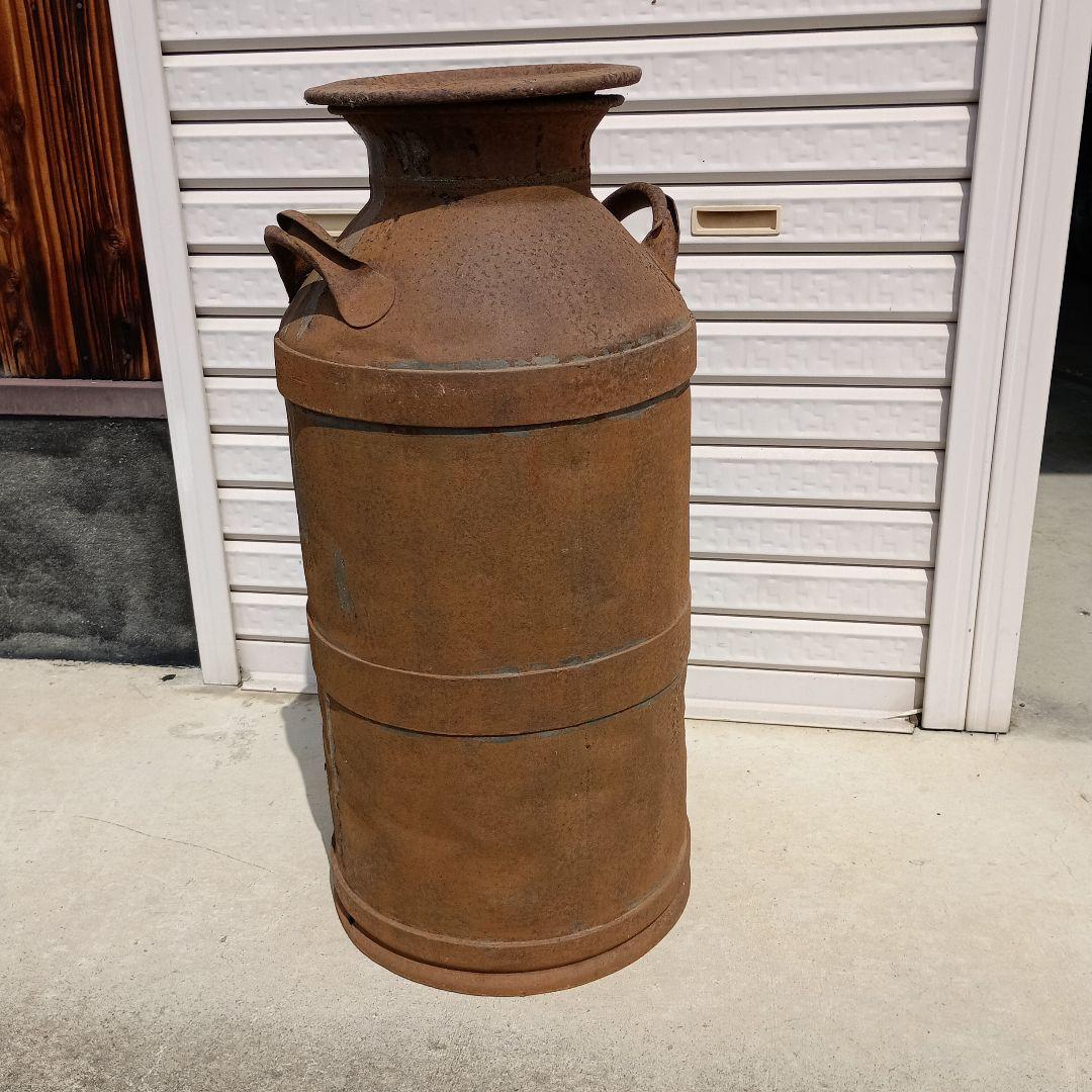 アンティーク ミルク缶 錆びた金属製