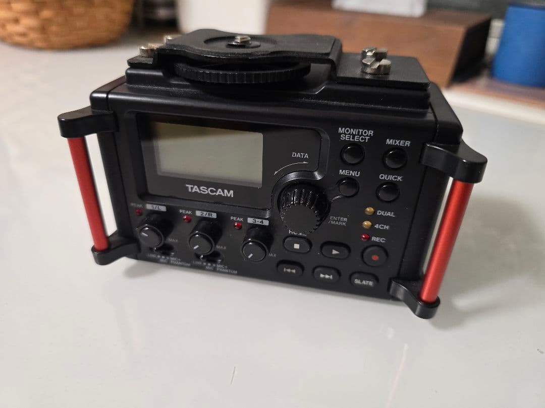 TASCAM マルチトラックレコーダー