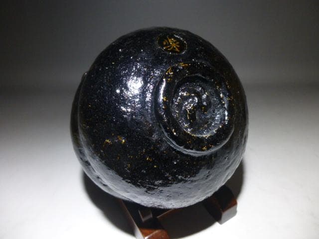 楽吉左衛門十五代　直入　黒茶碗／共箱共布／銘「多羅」／表千家十四代而妙斎極め箱