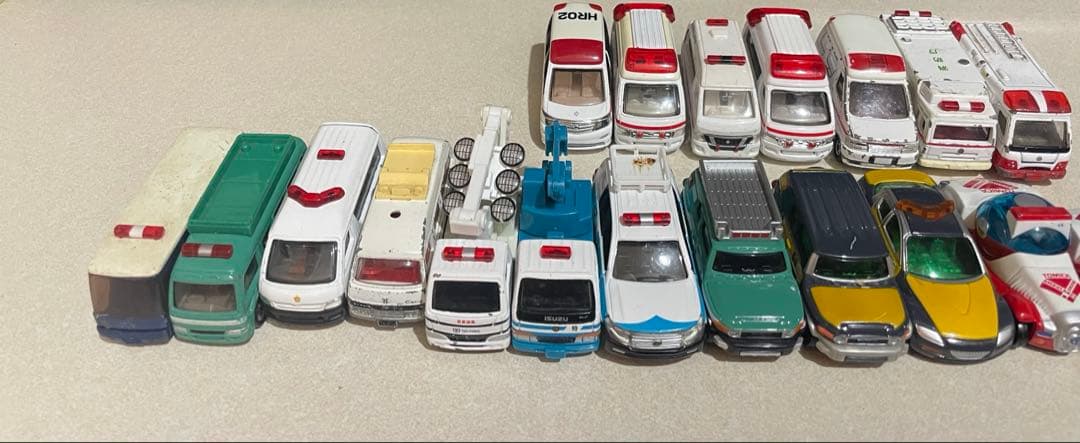 トミカ救急車•警察車両系　ミニカーまとめ売り54台セット