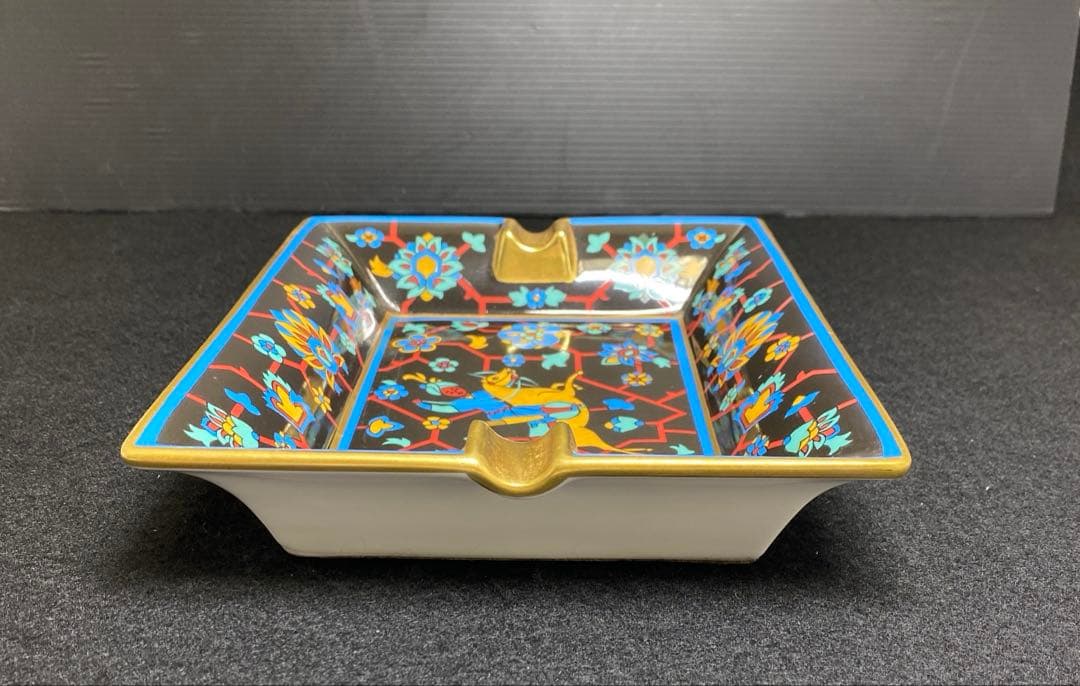エルメス　金彩　黒地馬アッシュトレイ　トヒオ　東里7-1210☆1F