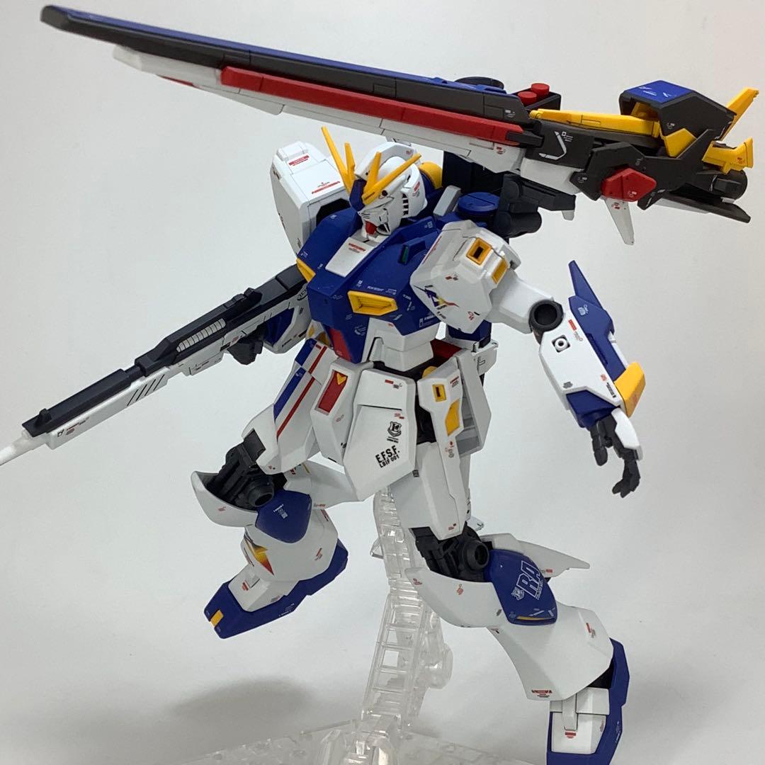 ガンダムベース限定 EG RX-93ff νガンダムの塗装済完成品