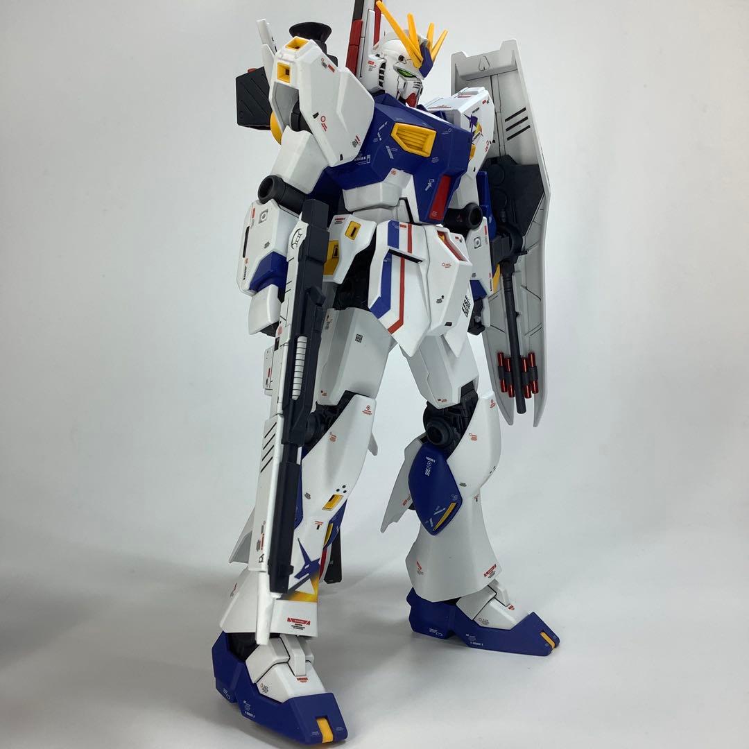 ガンダムベース限定 EG RX-93ff νガンダムの塗装済完成品