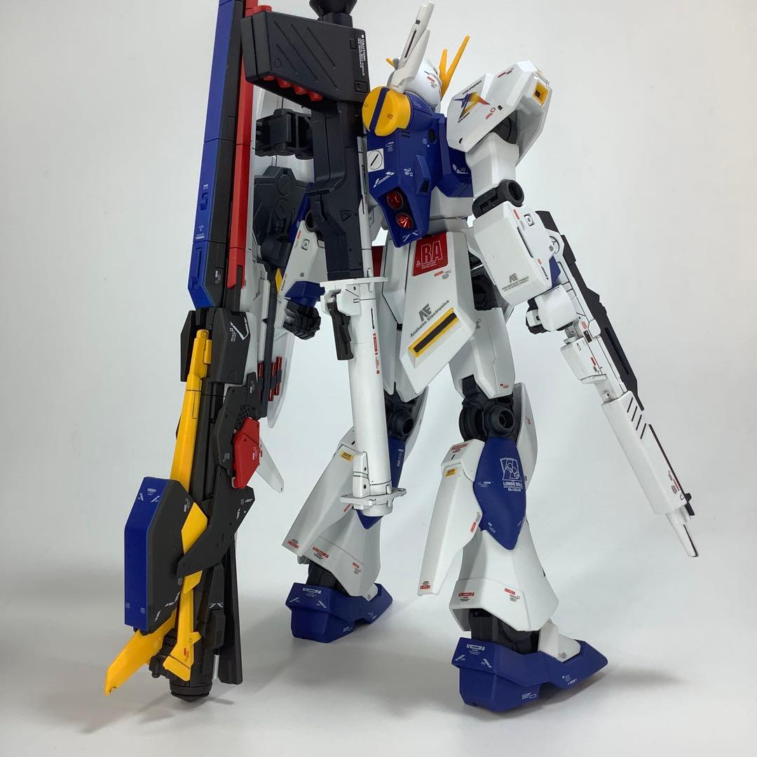 ガンダムベース限定 EG RX-93ff νガンダムの塗装済完成品