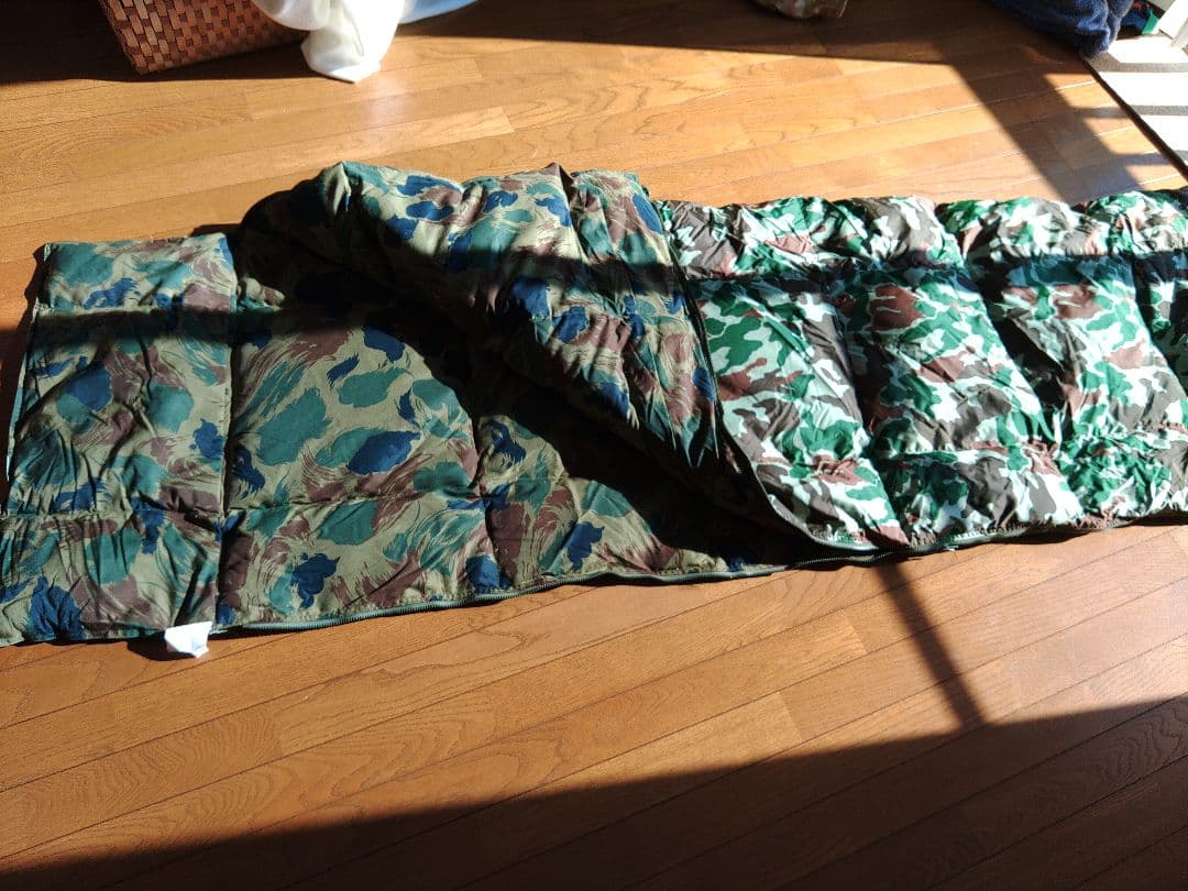 リバーシブル迷彩柄 寝袋 150cm x 230cm
