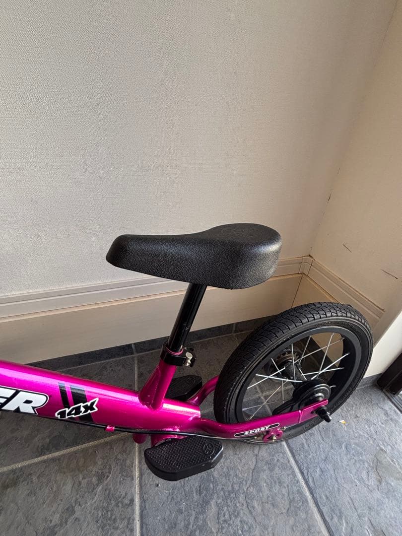 STRIDER 14X ストライダー ピンク　美品 未使用ペダル付き