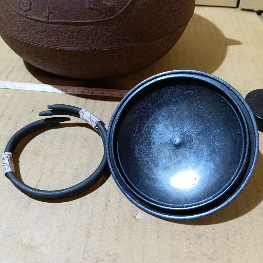 【炉釜】釜師 佐藤浄清作 丸釜 炉用 茶道具【中古 美品】梅松の花彫刻