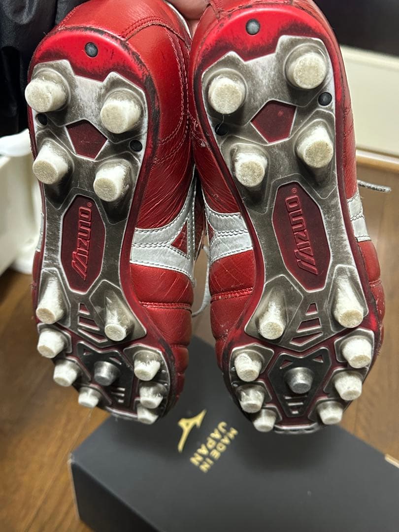 最終値下げ 激レアMizuno Morelia レッド サッカースパイク26cm