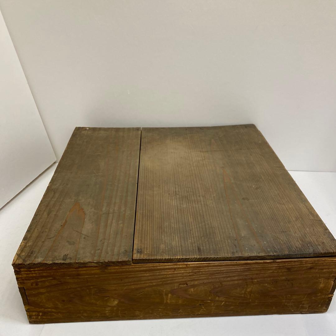 江戸初期　初期伊万里　青磁大皿　木箱付　幅約38.2㎝　東さ8-0104①