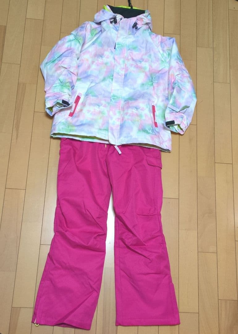 子ども用　スキー．スノーボードウェア 　ピンクとマルチカラー