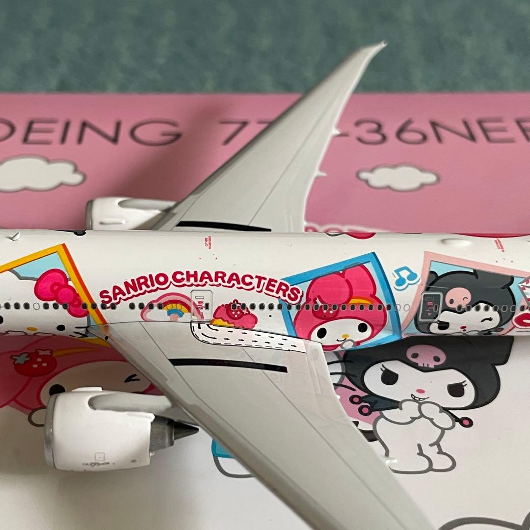 EVA AIR エバー航空 777-300ER ハローキティ Ph 1:400