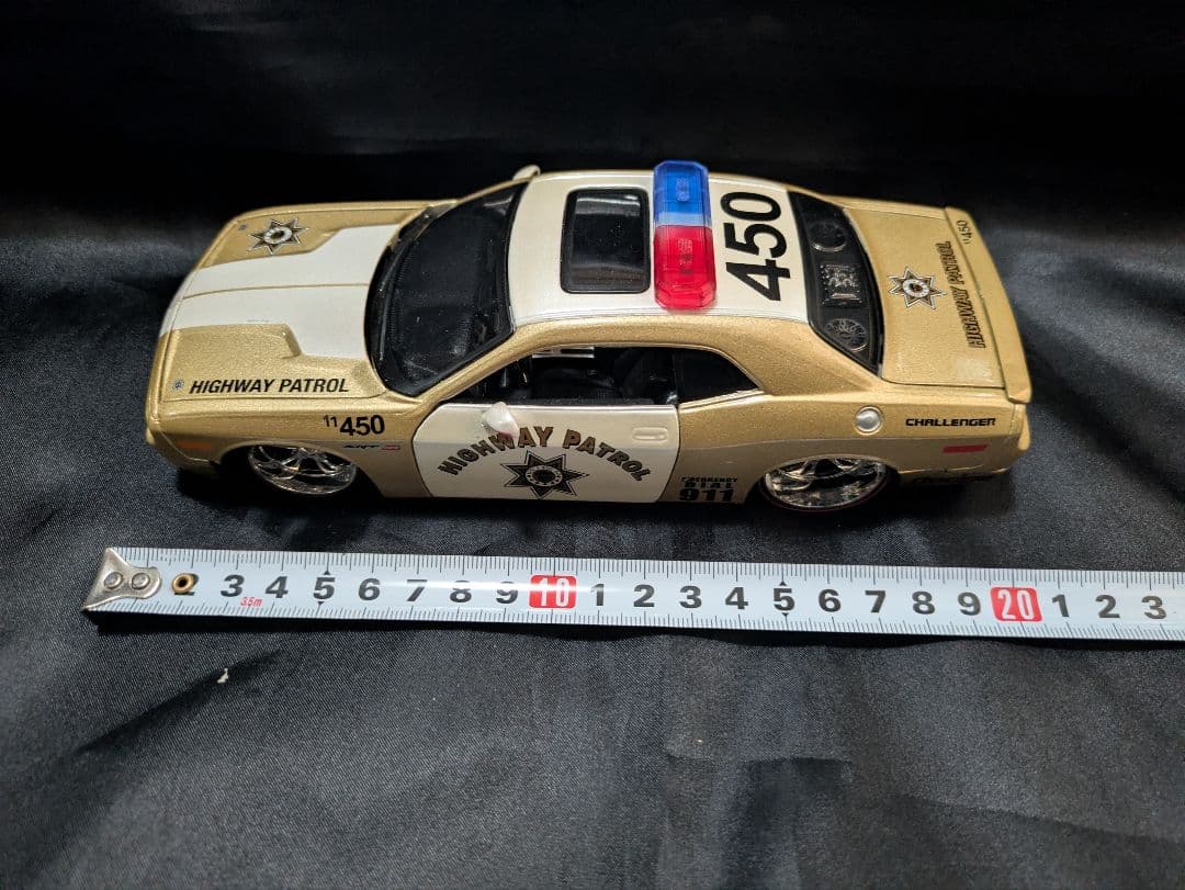 MAISTO　ダッジ　チャレンジャー　ハイウェイパトロール　パトカー　1/24