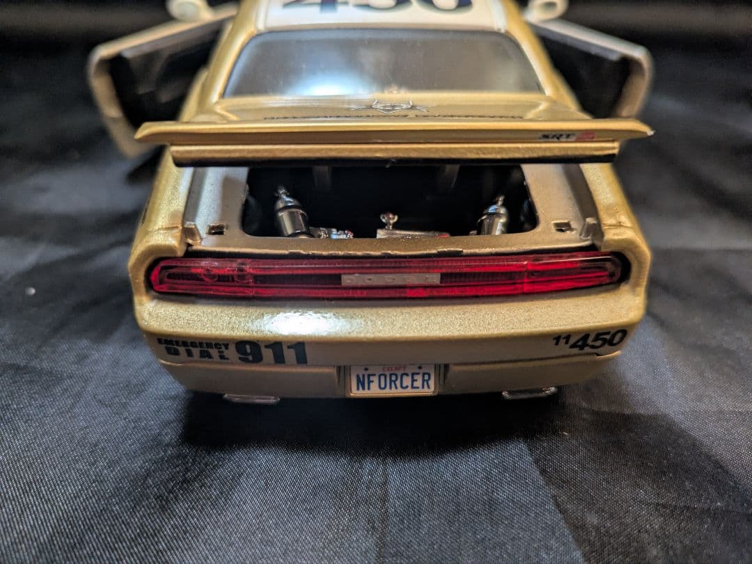 MAISTO　ダッジ　チャレンジャー　ハイウェイパトロール　パトカー　1/24