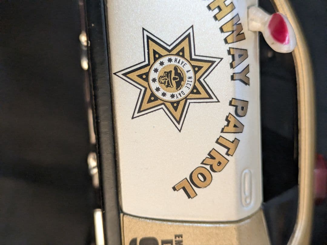 MAISTO　ダッジ　チャレンジャー　ハイウェイパトロール　パトカー　1/24