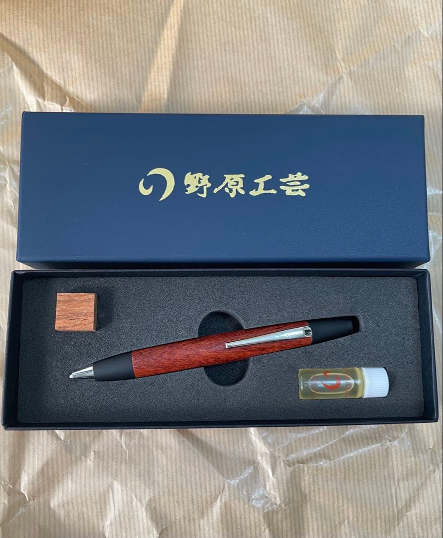 ☆新品未使用品☆野原工芸　花梨(かりん) ボールペン　ロータリー　シルバー