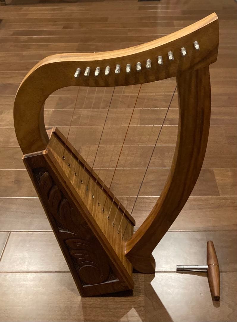 ベイビーハープ　12弦　彫刻入り