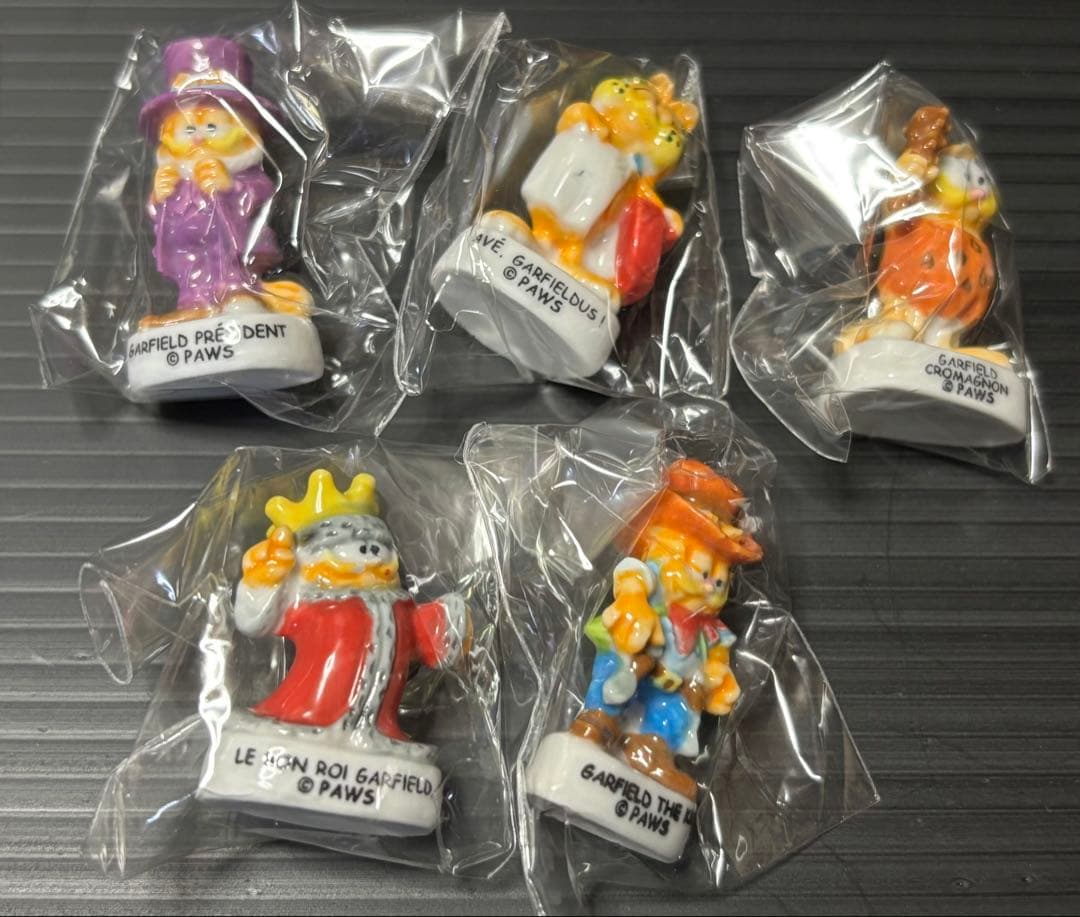 フェーヴ　陶器製　ミニチュア　ガーフィールド　他　29個セット