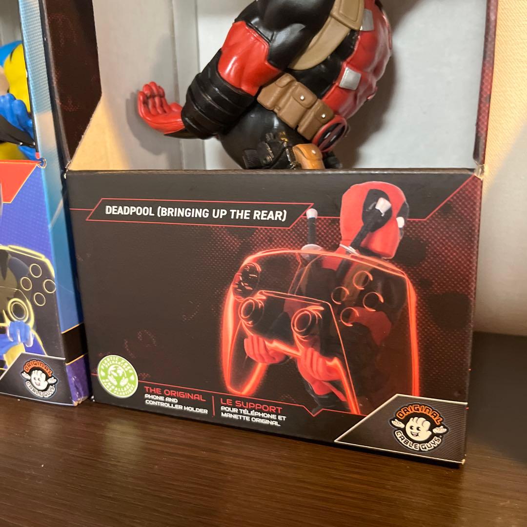 マーベル　ウルヴァリン & デッドプール　スマホ&ゲームコントローラーホルダー