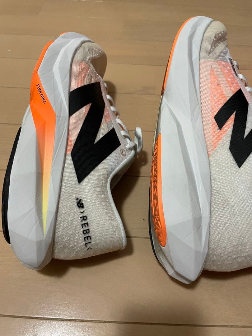 スパイク・シューズ New Balance FuelCell Rebel v4