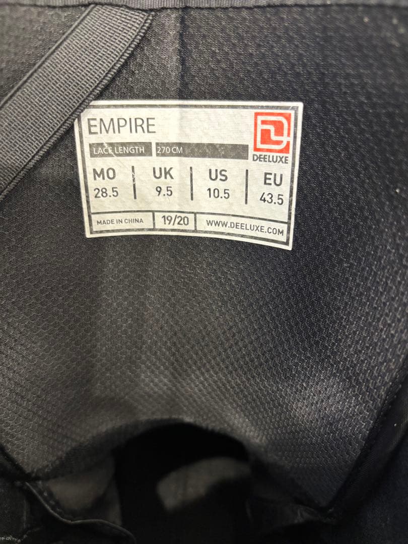 DEELUXE EMPIRE 28.5 インナー２つ付き