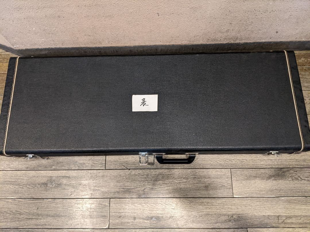 MAVIS メイビス ストラトキャスター、ハードケース付き！