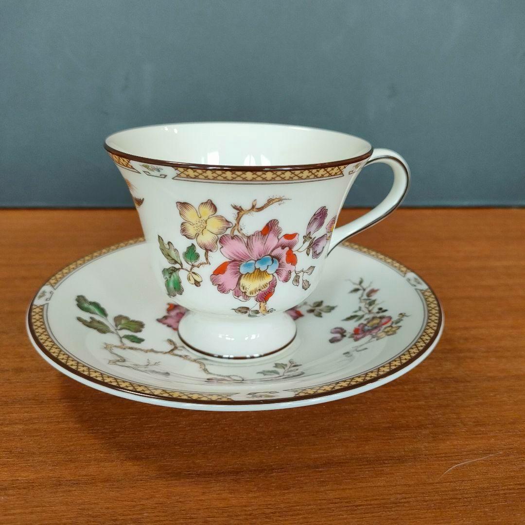 美品★ウェッジウッド 黒壺 カップ＆ソーサー スワロー シノズワリ