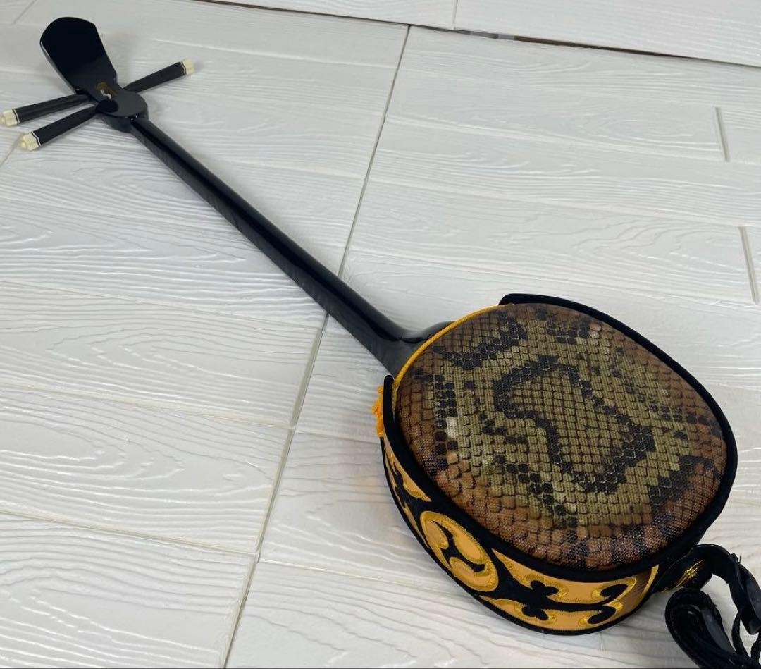 【美品】沖縄郷土楽器 三線 初心者セット チューナー、セミハードケース付