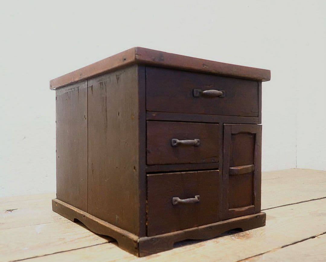 1352 小ぶりな収納棚　小引き出し　ケース　レトロ　小物入れ　アンティーク