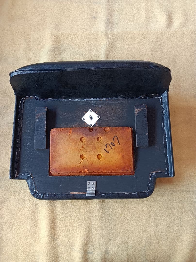 理容機器　新明和ウィズ椅子　レザー部分一式