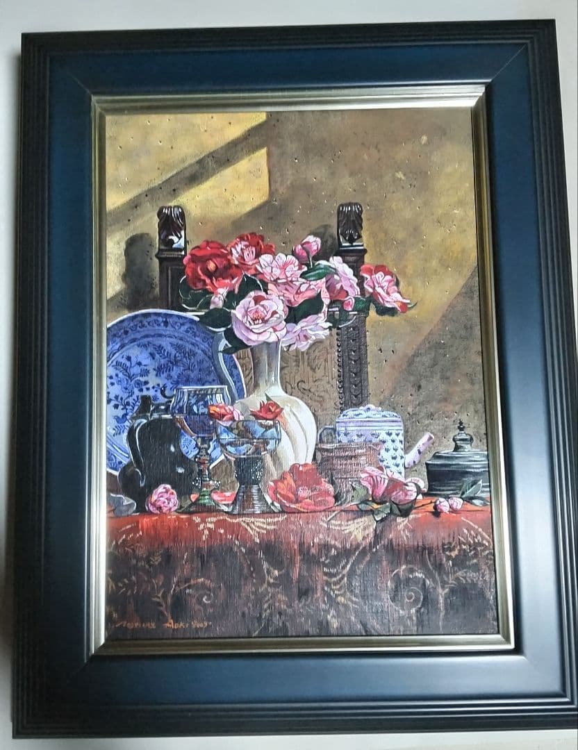 青木敏郎、絵画、油彩4号、椿・レーマ杯・染付皿、新品高級額縁、肉筆保証。