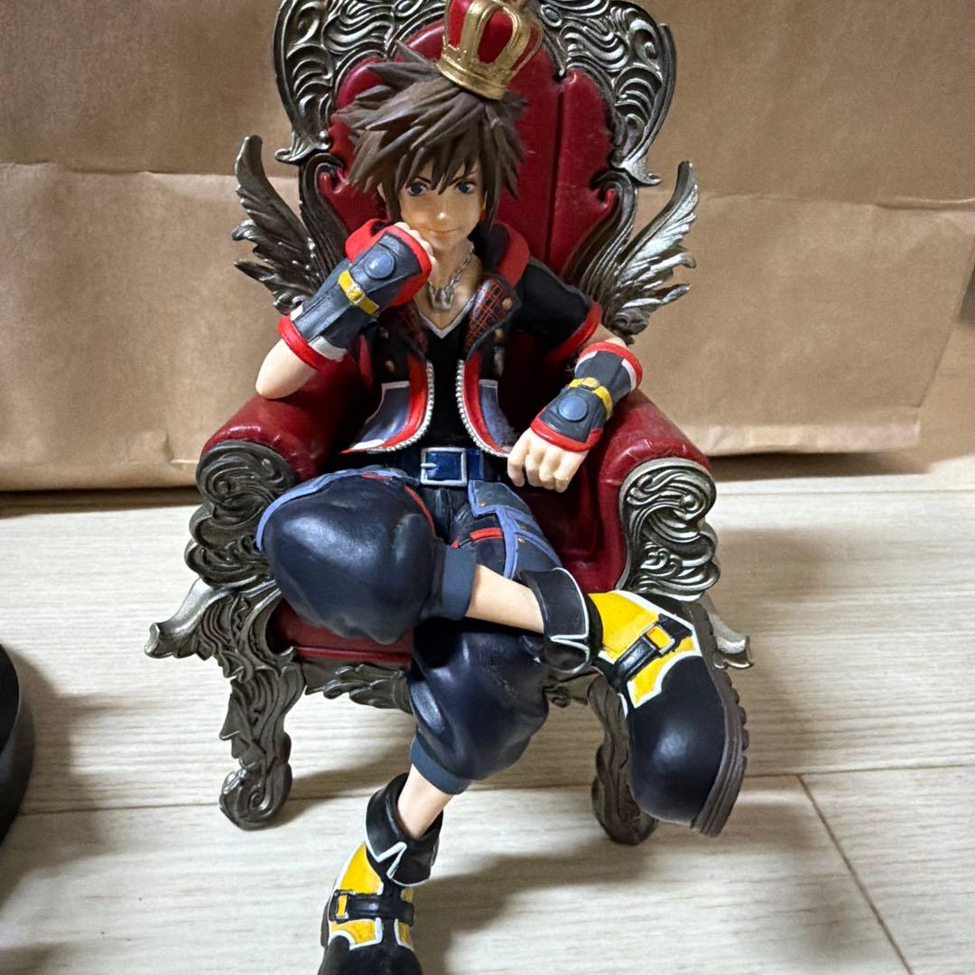 ソラ フィギュアセット 王座付き