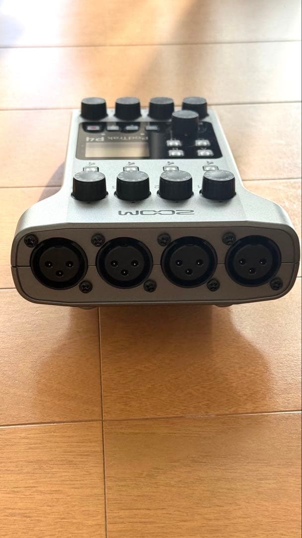 Zoom PodTrak P4 マルチトラックレコーダー SDカード付き